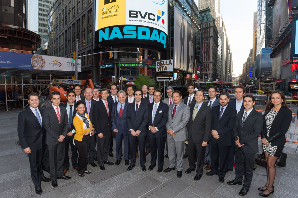 Veinticuatro empresarios y ejecutivos del mercado de valores colombiano, en Nueva York. / Cortesía