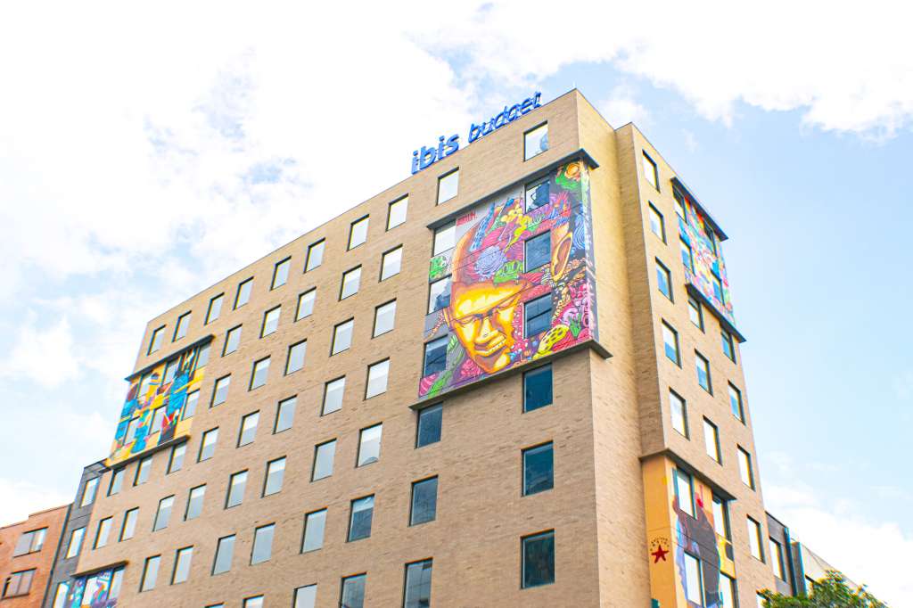 El hotel ibis budget Bogotá Marly es una franquicia operada por HGM Hotels que contó con una inversión de 8.2 millones de dólares.