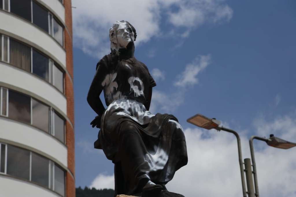 Monumentos en Bogotá, afectados por vandalismo o condiciones adversas como el clima.