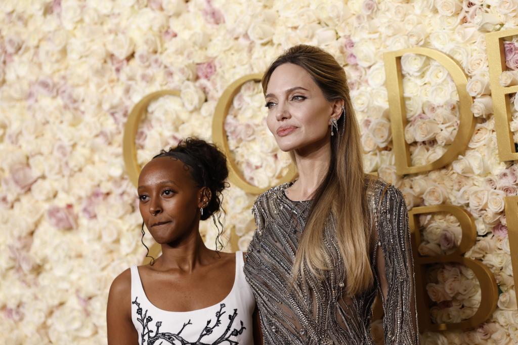 Beverly Hills (United States), 05/01/2025.- Angelina Jolie (R) and Zahara Jolie arrive for the 82nd annual Golden Globe Awards ceremony at the Beverly Hilton Hotel in Beverly Hills, California, USA, 05 January 2025. Artists in various film and television categories are awarded Golden Globes by the Hollywood Foreign Press Association. EFE/EPA/CAROLINE BREHMAN
