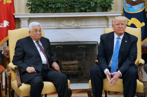 Presidente palestino califica oferta de paz de Trump de "bofetada del siglo"