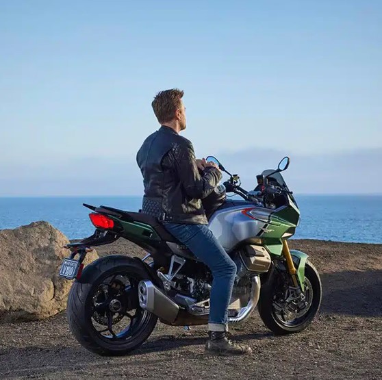 Moto Guzzi V100 Mandello Sport