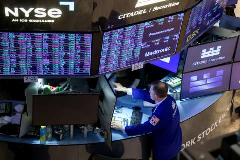 Las acciones suben y el petróleo baja tras el tono más conciliador de Trump hacia Irán