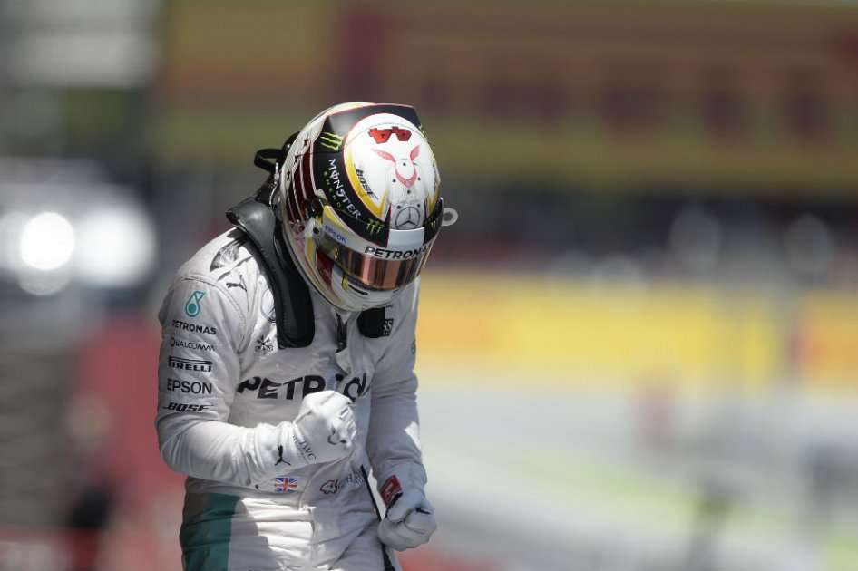 Lewis Hamilton ganó la 'pole' en el GP de España. Foto: AFP