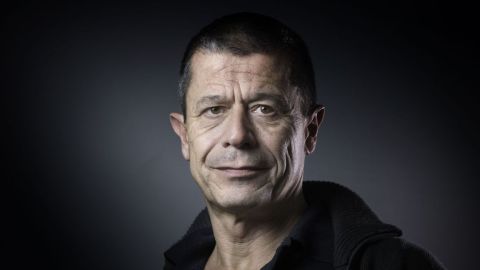Emmanuel Carrère: "Me preocupa más el futuro del periodismo que el de la novela"