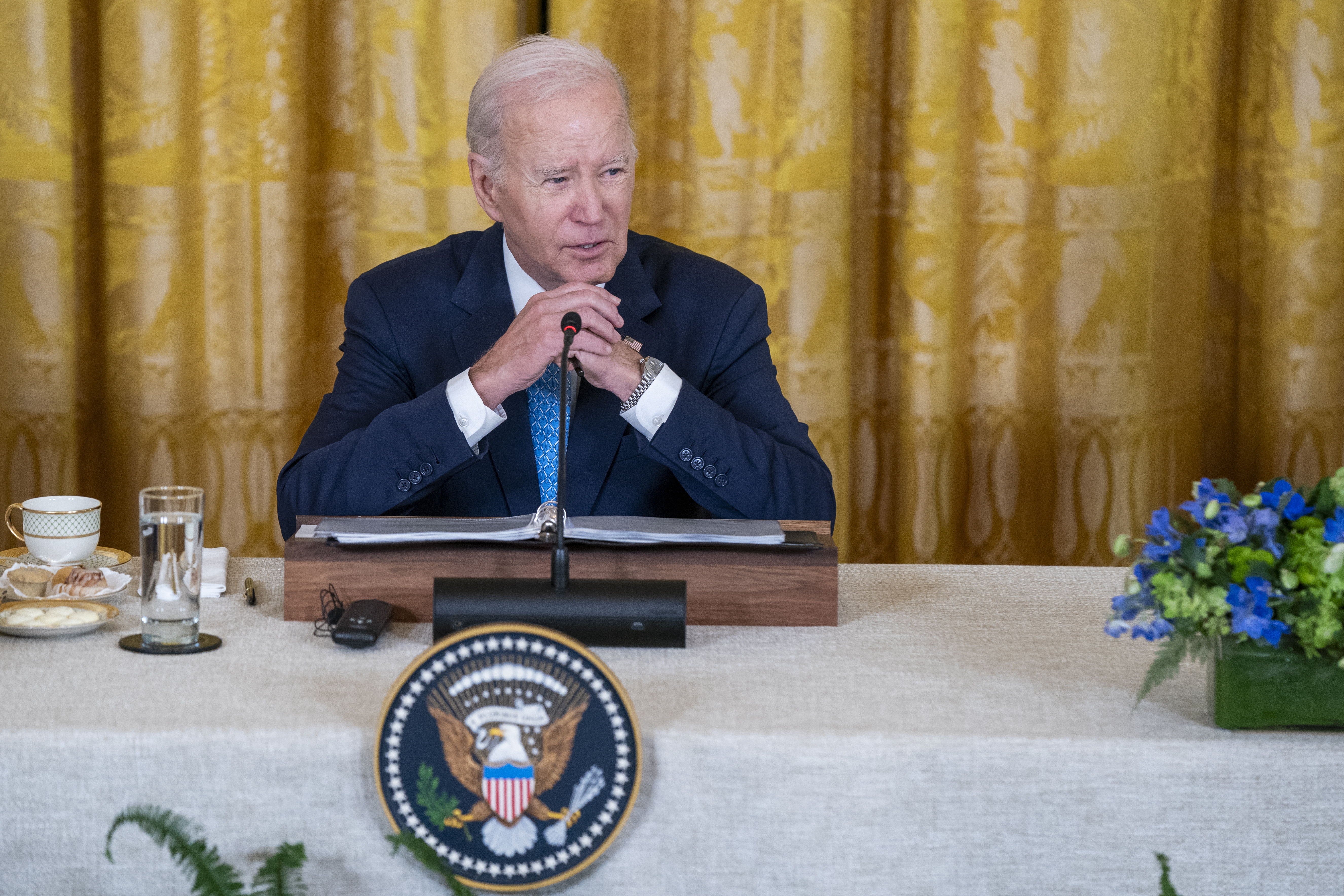 Washington (United States), 03/11/2023.- US President Joe Biden delivers remarks at the inaugural Americas Partnership for Economic Prosperity Leaders' Summit in the East Room of the White House in Washington, DC, USA, 03 November 2023. The summit is aimed to deepen the mutual benefit in trade, manufacturing, immigration and other sectors among the Western Hemisphere nations. EFE/EPA/SHAWN THEW