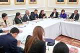 Gobierno comenzó a cazar los votos indecisos para mover su agenda en el Congreso