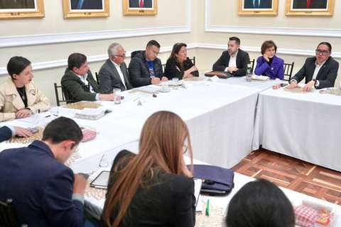 Gobierno comenzó a cazar los votos indecisos para mover su agenda en el Congreso