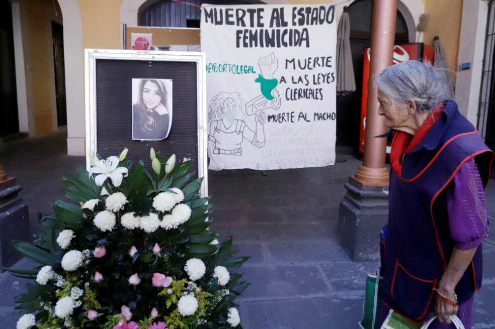 Vista de un altar colocado por estudiantes, para exigir justicia por el feminicidio de Ingrid Escamilla en la Universidad Autónoma de Puebla, en el estado de Puebla (México). / EFE