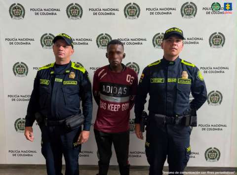Envían a la cárcel a hombre que tomó como rehén a una mujer con un cuchillo en Bogotá