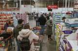 La confianza del consumidor en EE. UU. mejora más de lo esperado en febrero