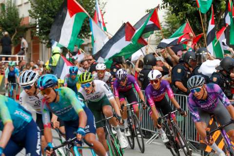 La Vuelta a España entra en su recta final entre protestas y tensión deportiva