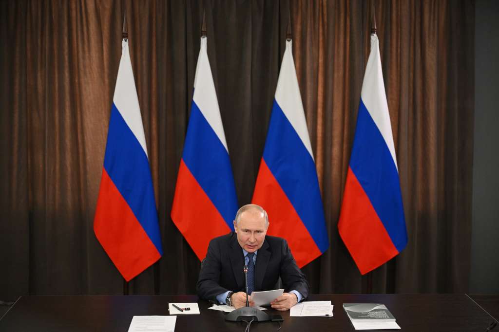 Tula (Russian Federation), 03/04/2023.- Russian President Vladimir Putin chairs a meeting with the State Council Presidium on developing Russian industry under sanctions pressure during his working trip to Tula, Russia, 04 April 2023. (Rusia) EFE/EPA/GAVRIIL GRIGOROV/SPUTNIK/KREMLIN POOL MANDATORY CREDIT