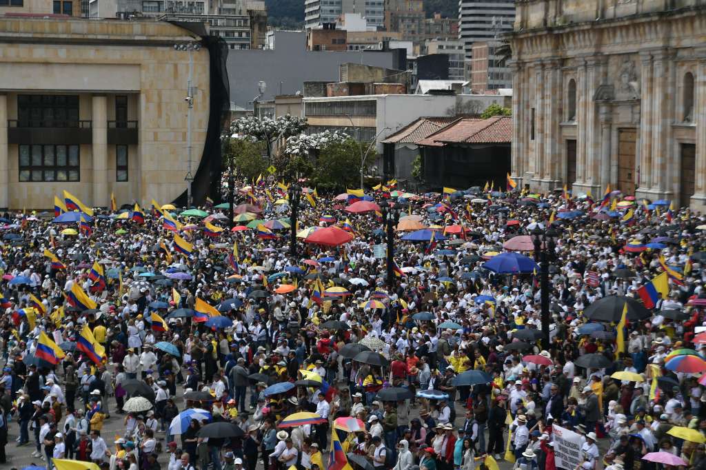 Marchas en contra del gobierno de Gustavo Petro y sus reformas.