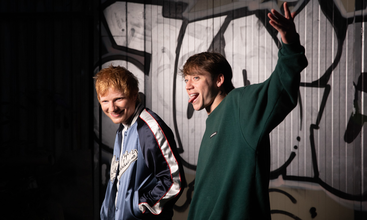 Ed Sheeran y Paulo Londra durante la grabación de su tema “Noche de Novela”.