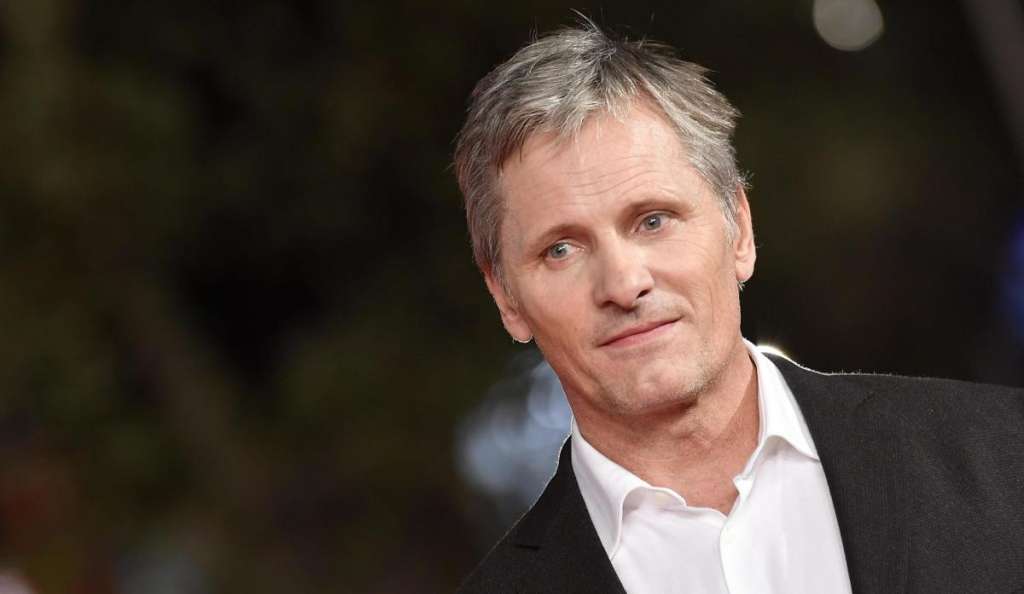 Viggo Mortensen, además de actor y director, también es fotógrafo, pintor, poeta y músico.