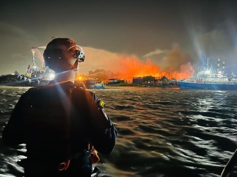 Incendio en barrio Las Flores de Barranquilla arrasó con dos restaurantes