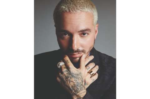 J Balvin vuelve a pedir oraciones, esta vez por su madre