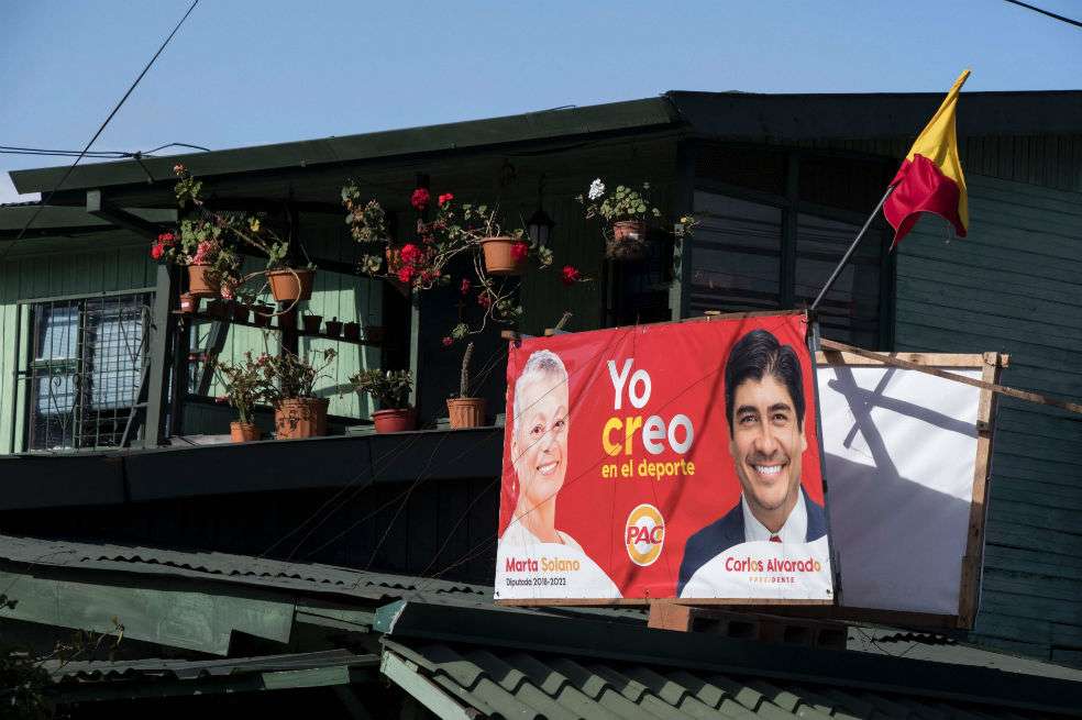 Carlos Alvarado se sitúa en el segundo lugar en las encuestas electorales en Costa Rica. / AFP