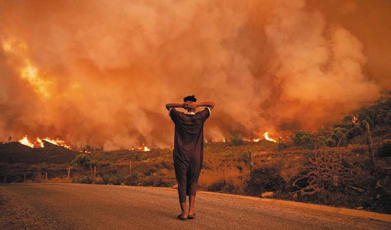 Entre 2010 y 2019, se calcula que unas 410 mil personas han muerto por desastres naturales relacionados al cambio climático.
(Foto por FADEL SENNA / AFP)