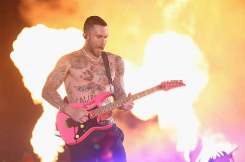 Imágenes de Maroon 5 y su presentación en el Super Bowl
