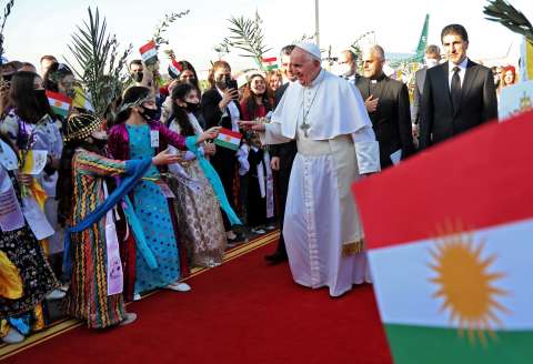 El papa Francisco concluyó su visita histórica a Irak con misa ante miles de fieles