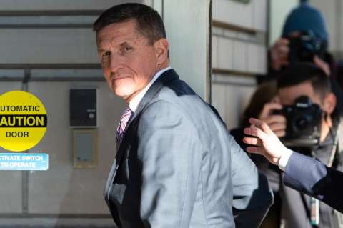 EE.UU. retira los cargos criminales contra exasesor de Trump en el caso de la trama rusa