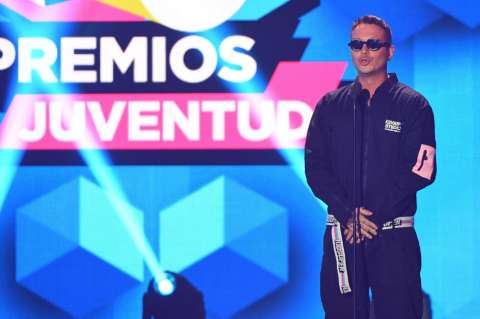 J Balvin asegura que con sus nuevas canciones manda "música para el mundo"