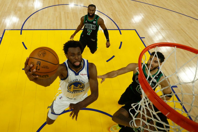 Los Warriors ganaron el juego cinco y están a una victoria del anillo de la NBA