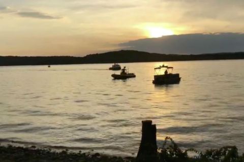 Al menos 17 muertos deja el naufragio de barco turístico en Estados Unidos