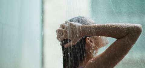 ¿Por qué se recomienda un triple lavado del pelo?