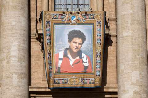 De Internet al altar: la canonización de Carlo Acutis, el “influencer de Dios”