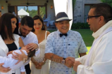 Un Maradona renovado asistió al bautismo de su nieto