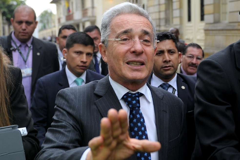 El expresidente Álvaro Uribe insiste en que todo premio a la violencia puede generar más violencia. / Cristian Garavito