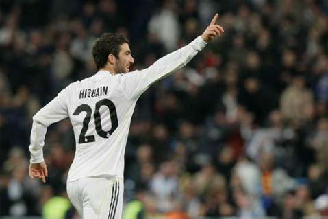 Real Madrid y Nápoles habrían llegado a un acuerdo por Higuaín