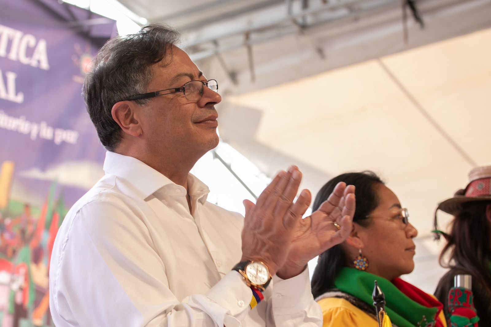 El presidente se reunió con comunidades ancestrales del departamento del Cauca para evaluar la situación de seguridad en la zona.