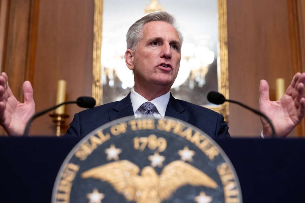 Washington (United States), 30/09/2023.- US Speaker of the House Kevin McCarthy participates in a news conference after the House passed a forty-five day stop-gap measure to fund the government, on Capitol Hill in Washington, DC, USA, 30 September 2023. The legislation will next go to the Senate. If passed in the Senate, the stop-gap measure will go to the desk of US President Joe Biden and narrowly avert a government shutdown before a 01 October deadline. EFE/EPA/MICHAEL REYNOLDS