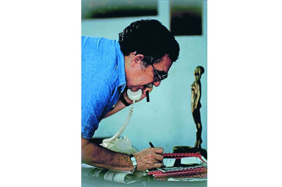 El cine fue una de sus obsesiones creativas. Aquí en una de sus participaciones en el Festival de Cartagena. / Archivo particular