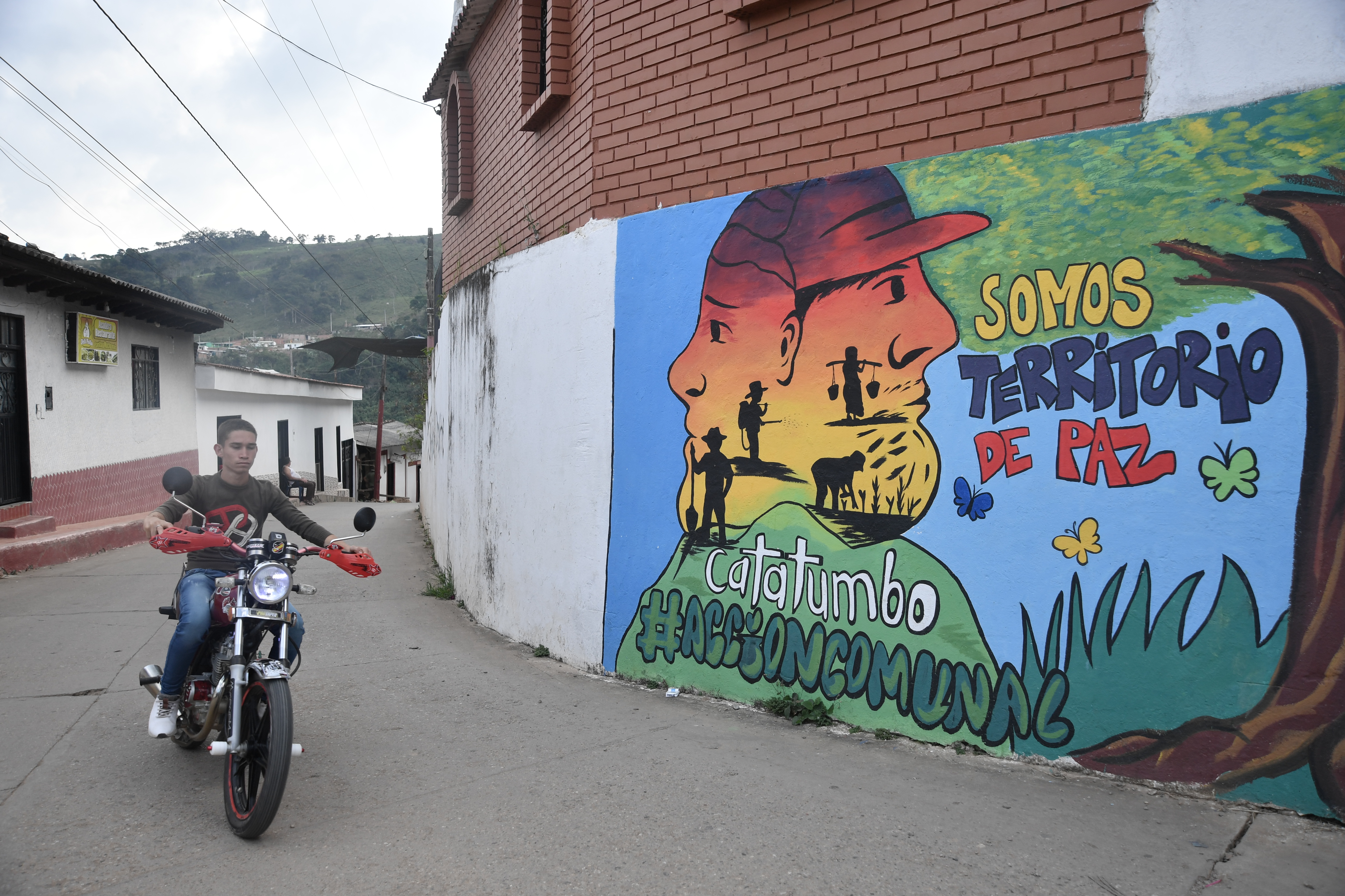 Cerca de mil campesinos de la vereda Islitas y del corregimiento de San José del Tarra, acudieron al asentamiento humanitario, que se mantuvo en pie por ocho días, tras los combates entre grupos armados y el Ejército.