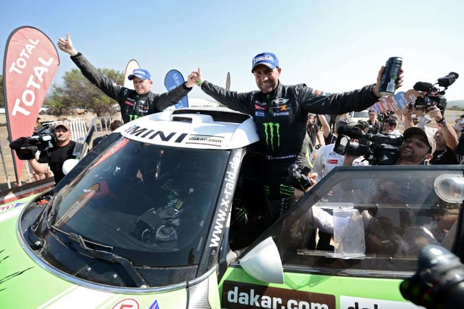 Nuevamente festejo para Stéphane Peterhansel y su compañero de equipo / AFP