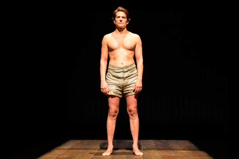 Bradley Cooper en "El hombre elefante". / Tomada del portal Broadway.com/shows/elephant-man
