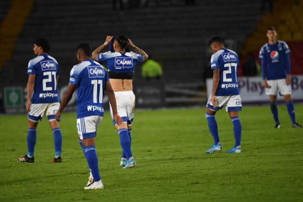 Cabizbajos salieron los jugadores de Millonarios tras la derrota 2-1 ante Pasto, en El Campín. / Gustavo Torrijos