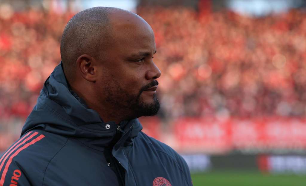 Berlin (Germany), 08/11/2025.- Head coach Vincent Kompany of Munich arrives at the pitch before the German Bundesliga soccer match between Union Berlin and Bayern Munich in Berlin, Germany, 08 November 2025. (Alemania) EFE/EPA/Filip Singer