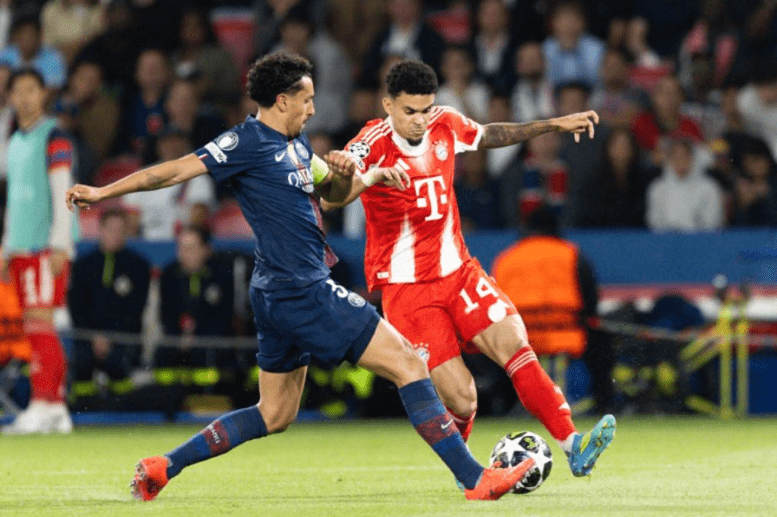 Marquinhos, marcando a Luis Díaz en el partido de PSG y Bayern Múnich.
