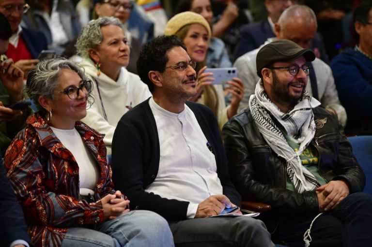 Pizarro, Bolívar y otras figuras del Pacto oficializaron adhesión a campaña de Iván Cepeda