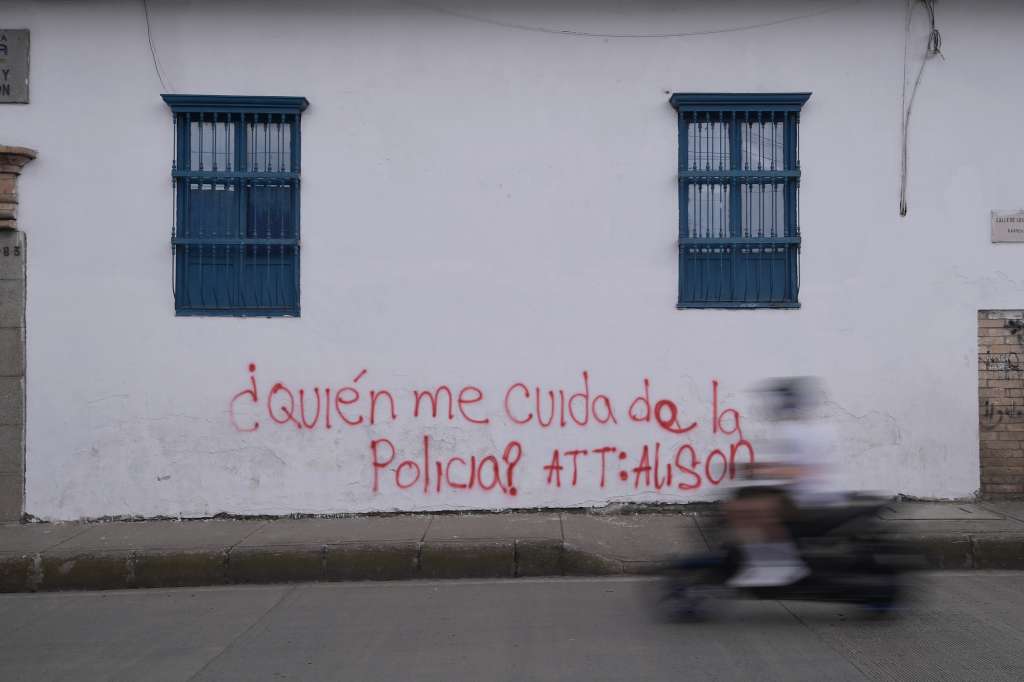 Letreros sobre feminicidios en Popayán.