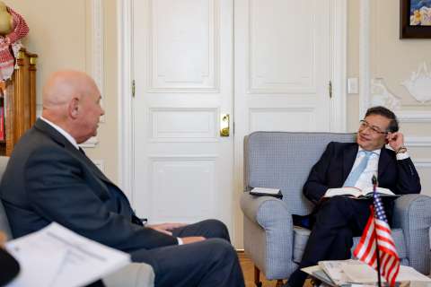 Petro y encargado de negocios de la embajada de EE. UU. hablaron de tres temas claves