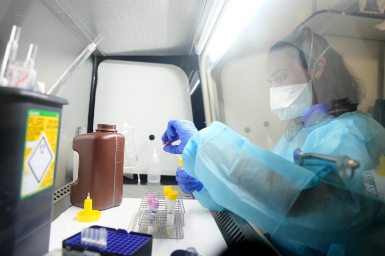 Casos de gonorrea y sífilis en Europa alcanzan niveles récord: los más altos en una década