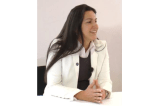 La magistrada Diana María Vega llega a la Sala de Amnistía e Indulto de la JEP
