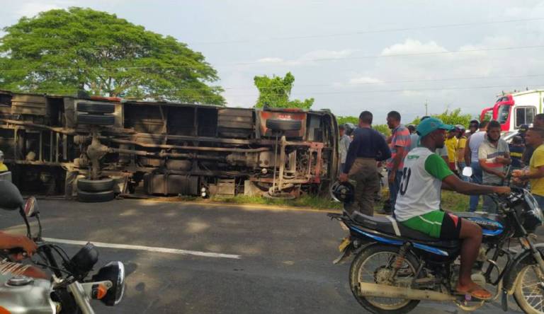 Accidente vial en carretera de Cartagena dejó 18 heridos y 2 muertos